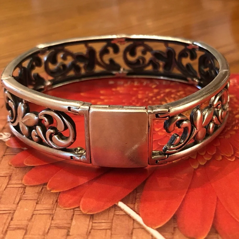 Silpada Filigree Sterling Silver Scroll Hinged Bracelet - Picture 10 of 16